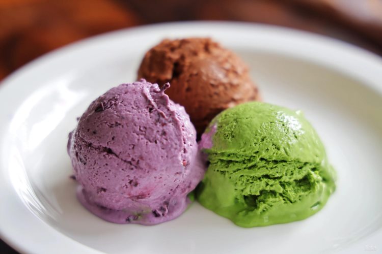 夏日必備冰淇淋！好看又好吃的三色冰淇淋，在家做的比賣的還好吃